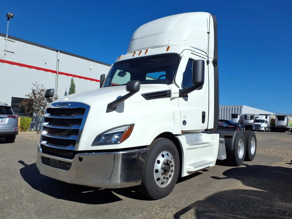 2020 Freightliner Cascadia in Minneapolis, MN