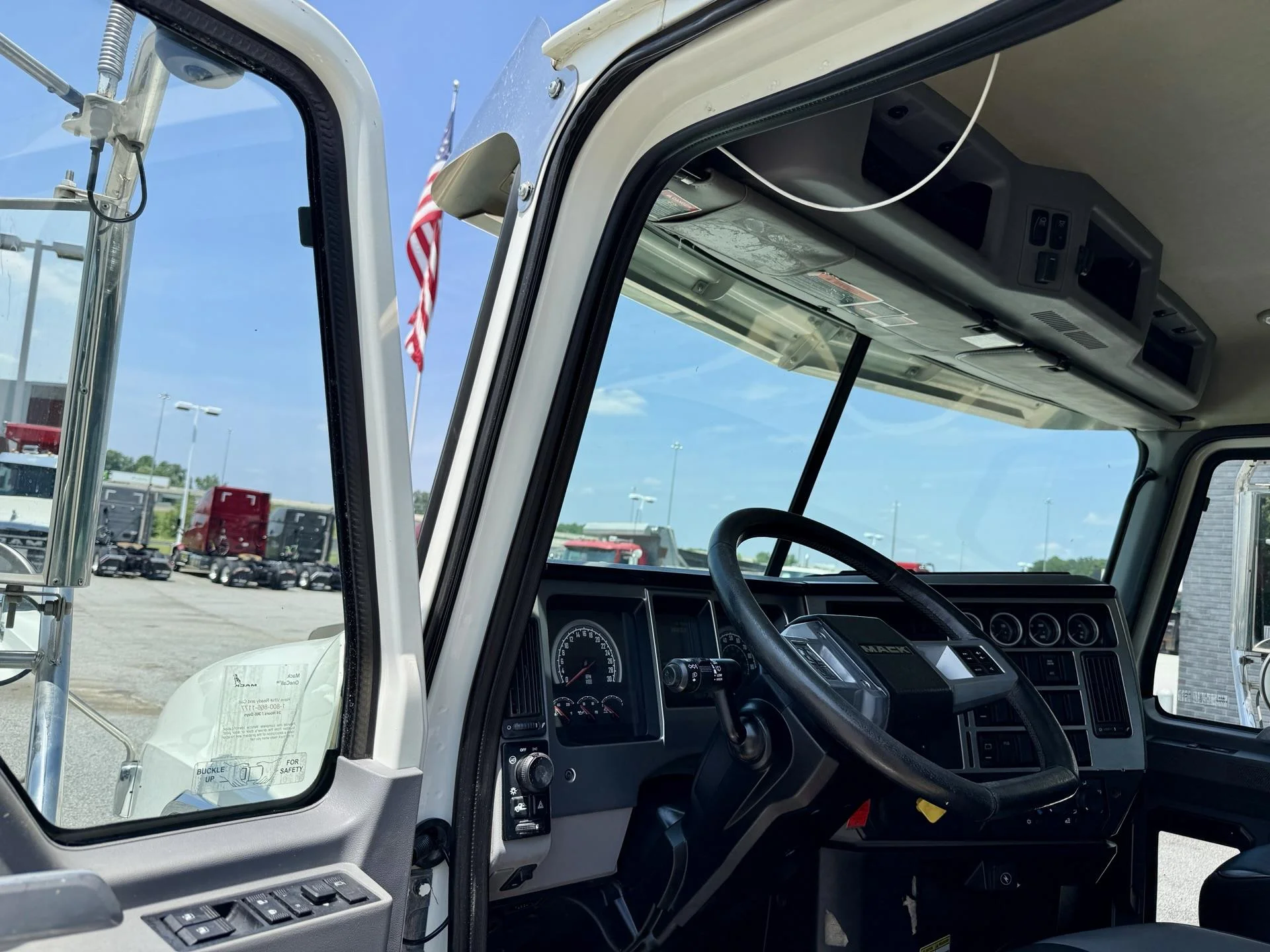2022 Mack Granite in Duluth, GA — photo 13