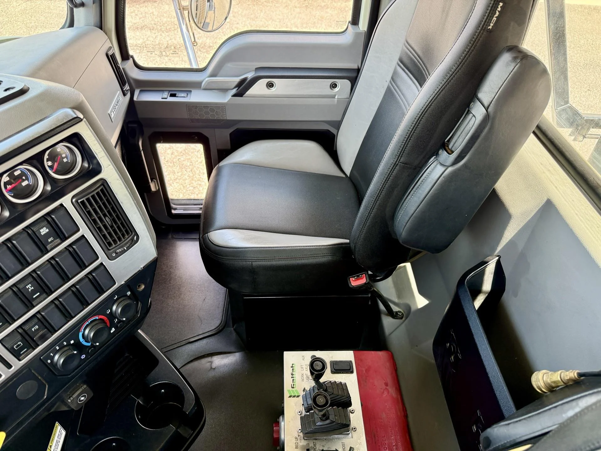 2022 Mack Granite in Duluth, GA — photo 18