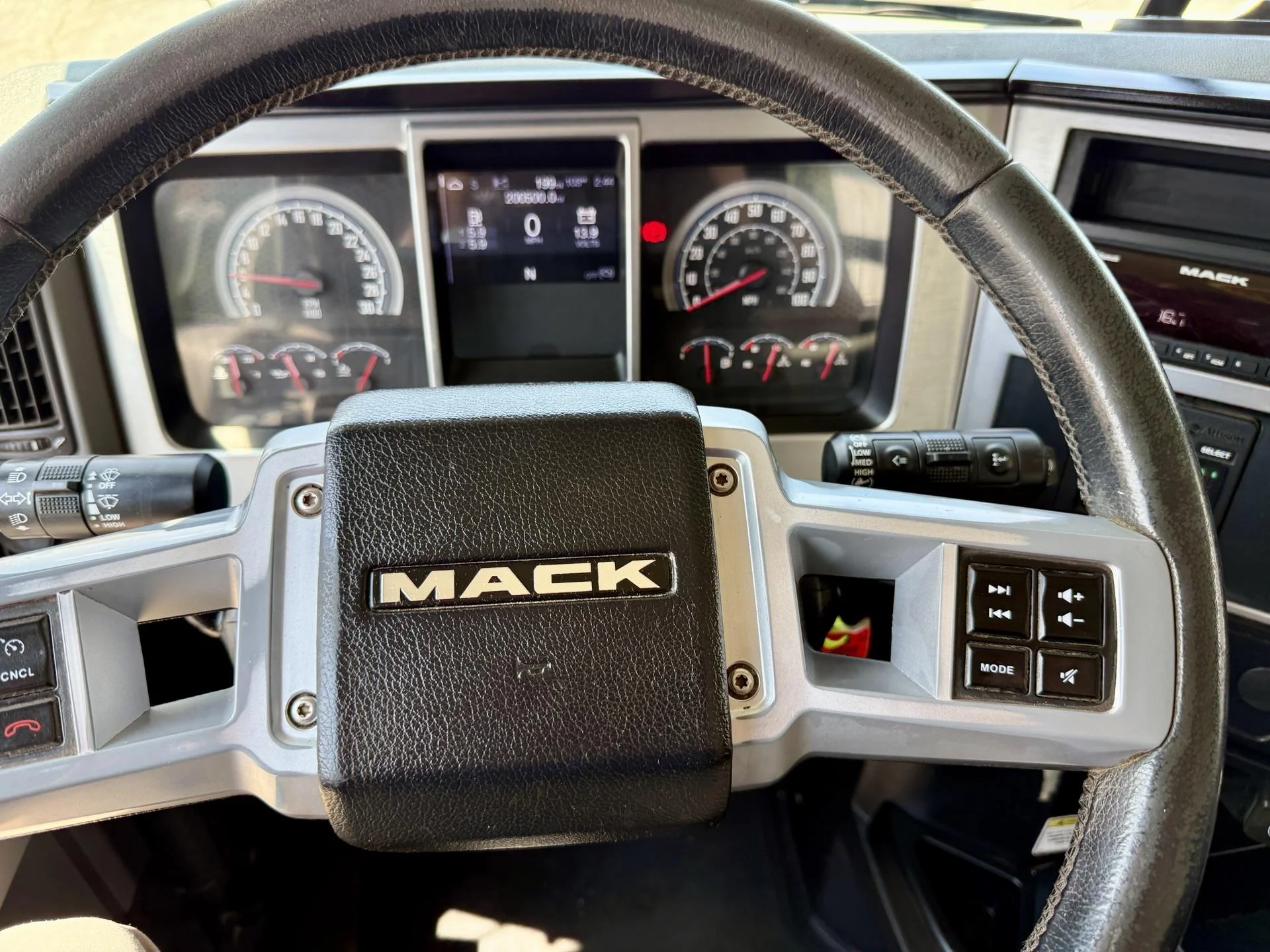 2022 Mack Granite in Duluth, GA — photo 16