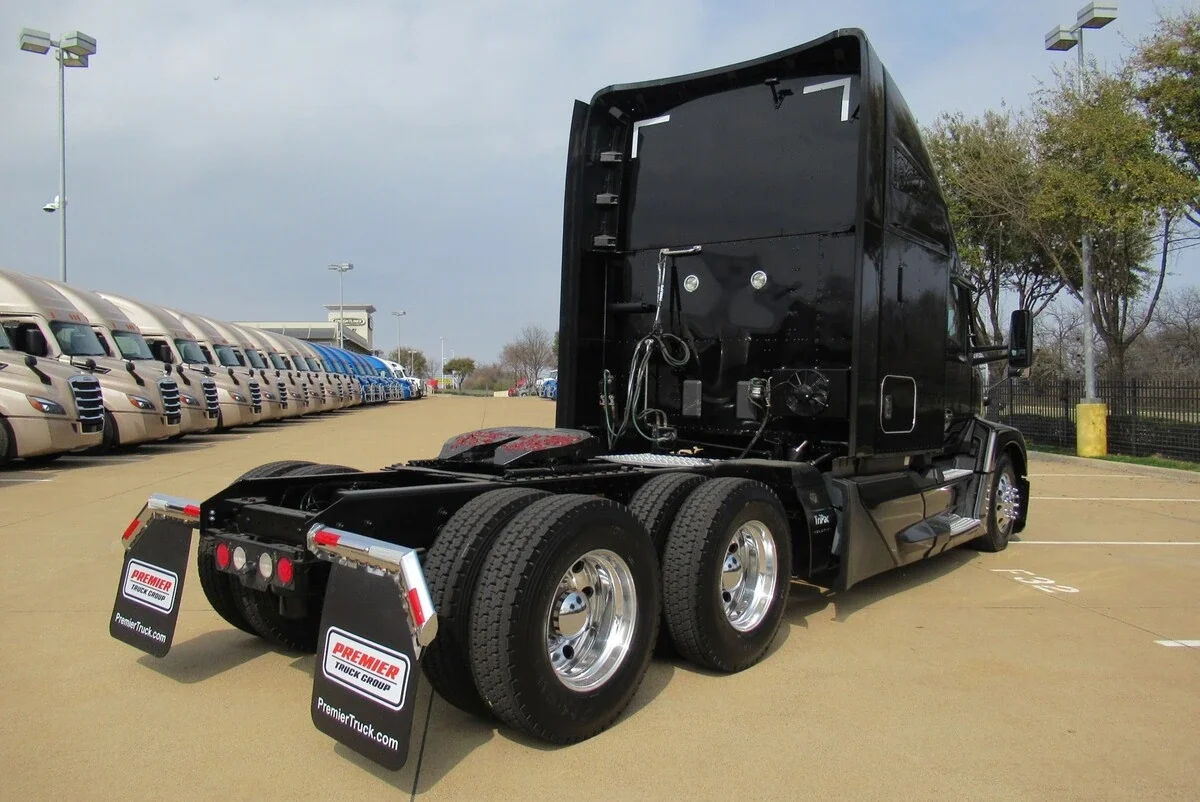 2023 Kenworth T680 - image 5