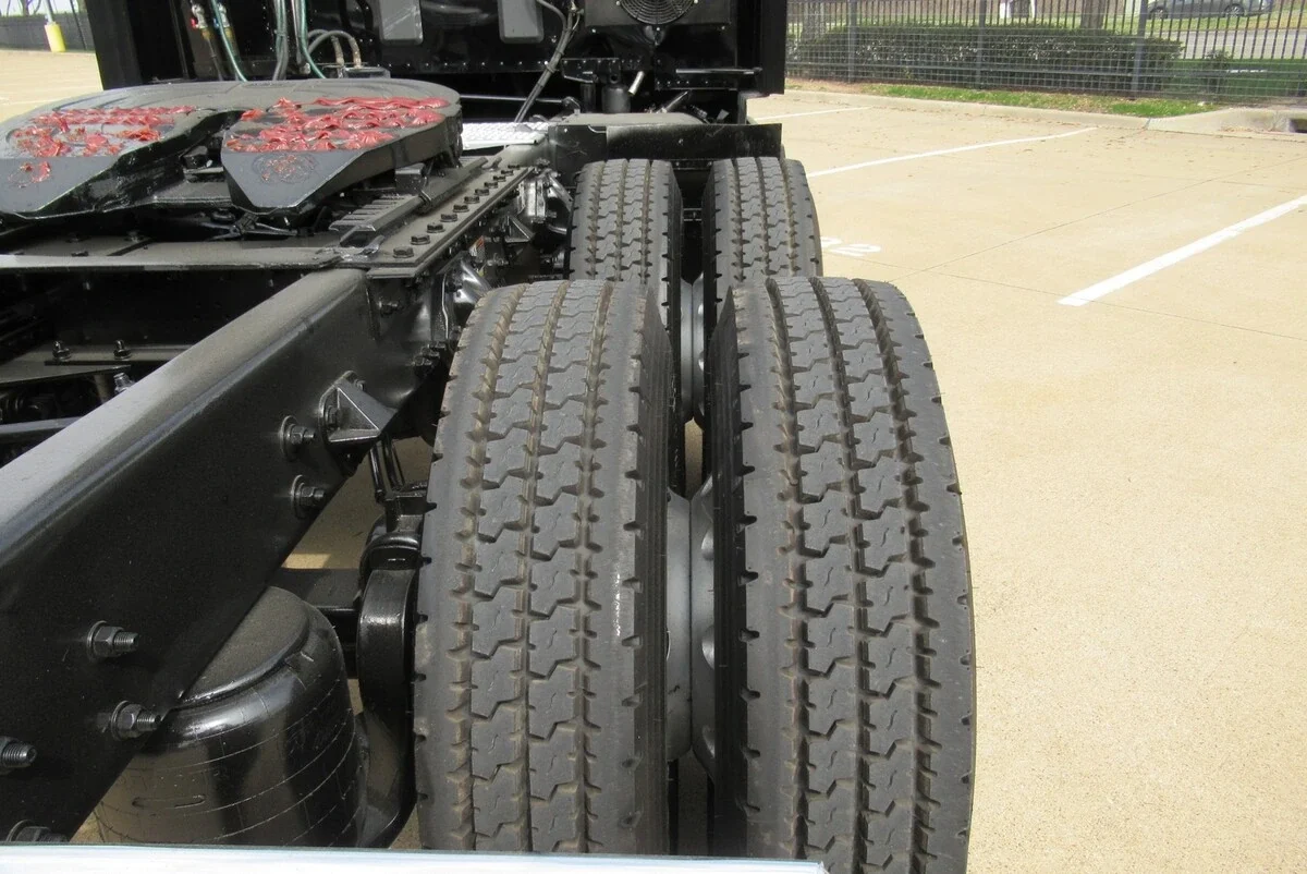 2023 Kenworth T680 - image 22