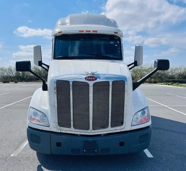 2021 Peterbilt 579 in Pharr, TX — photo 3
