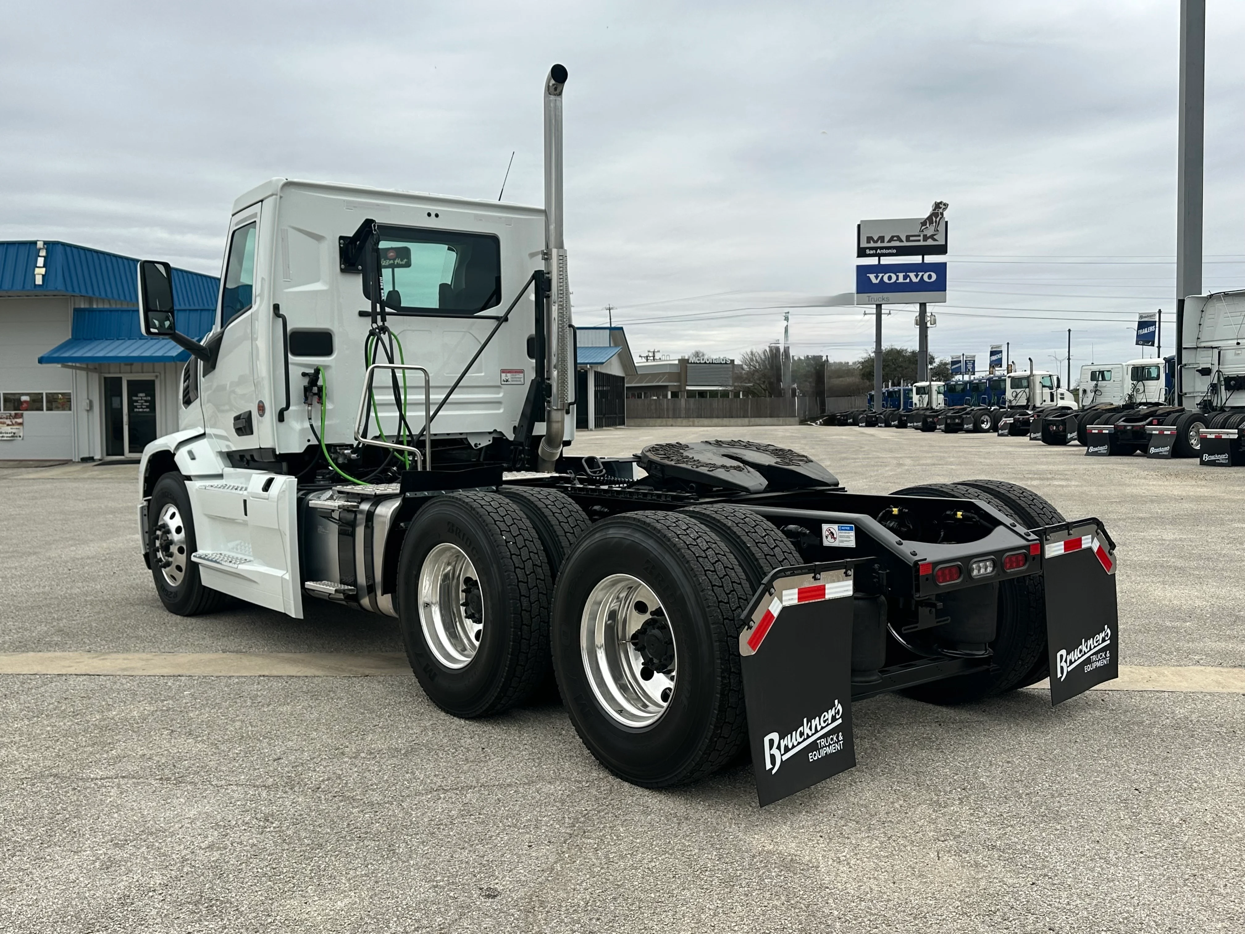 2026 Mack Pioneer in San Antonio, TX — photo 16