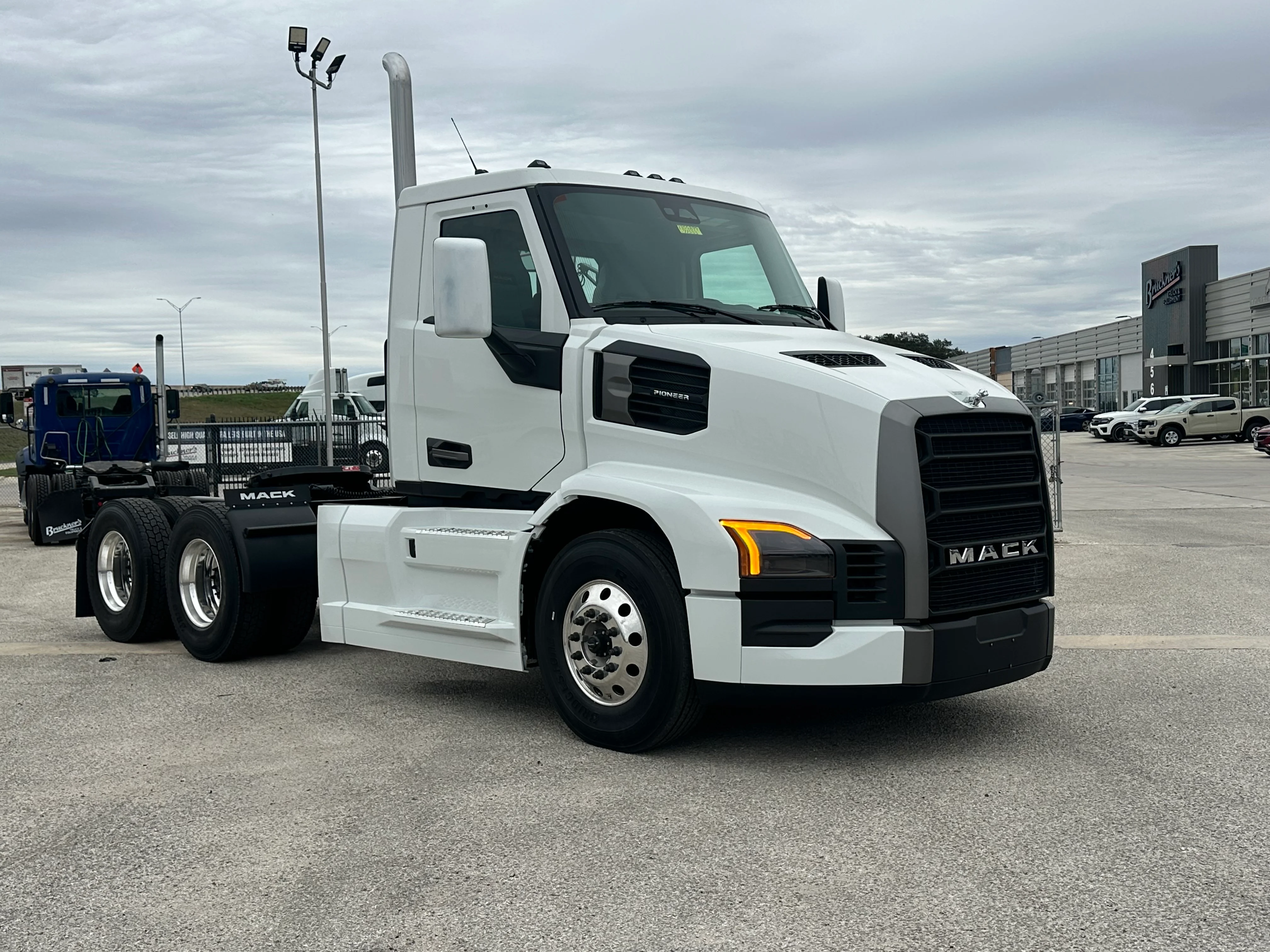 2026 Mack Pioneer in San Antonio, TX — photo 3