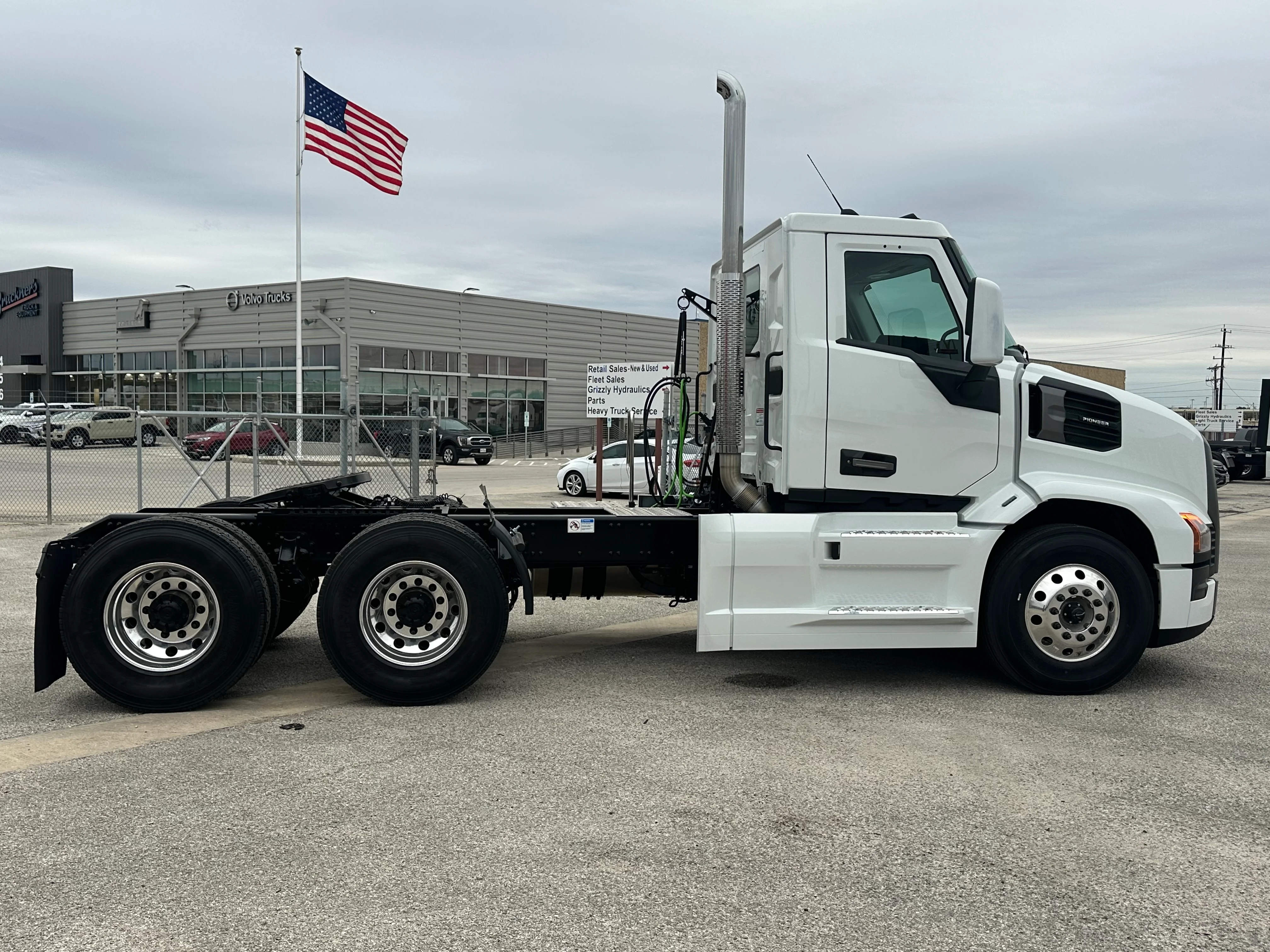 2026 Mack Pioneer in San Antonio, TX — photo 4