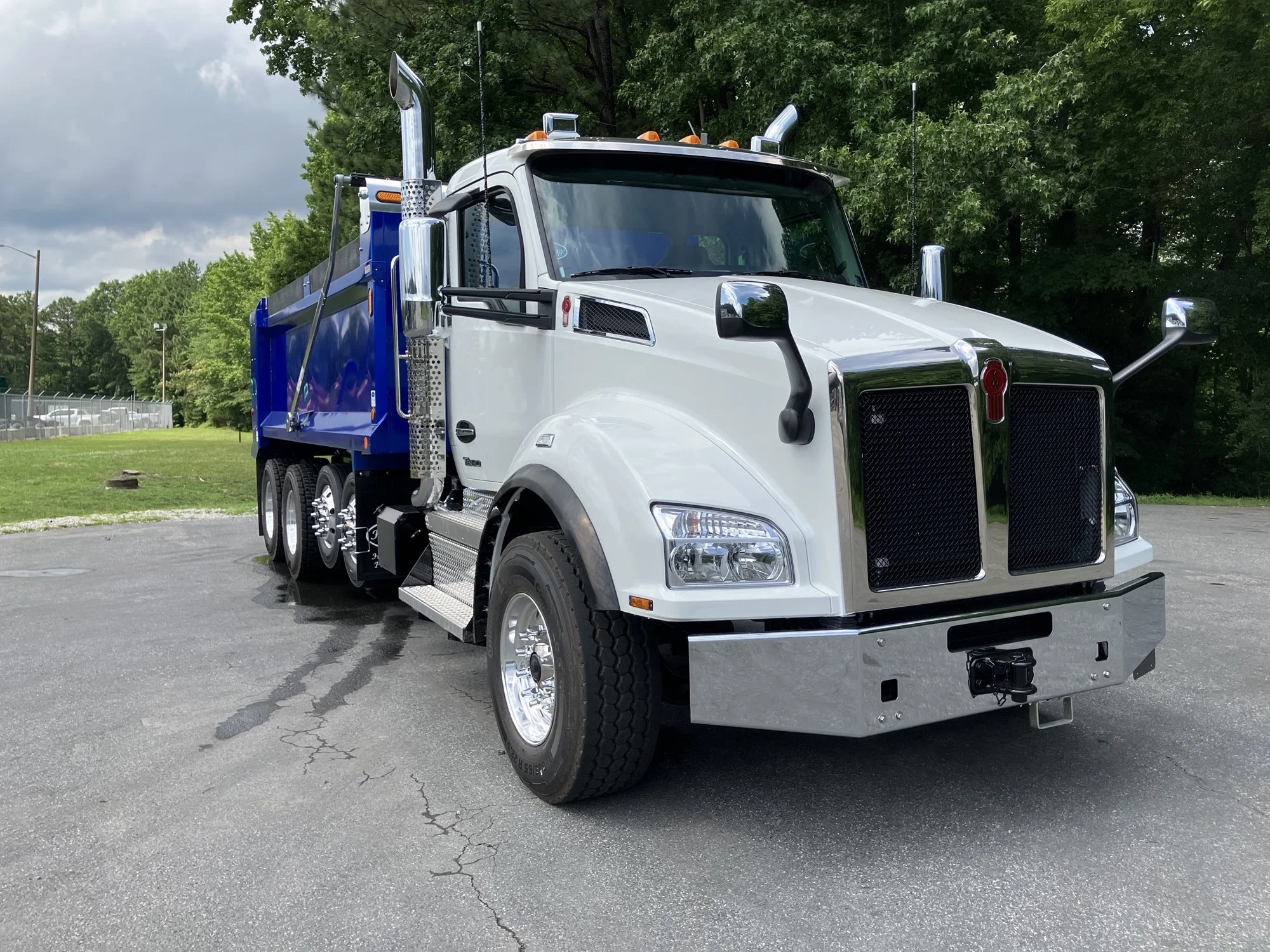 2027 Kenworth T880 in Hagerstown, MD — photo 3