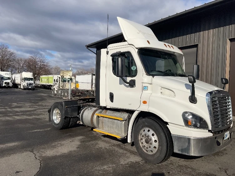 2017 Freightliner Cascadia in Albany, NY