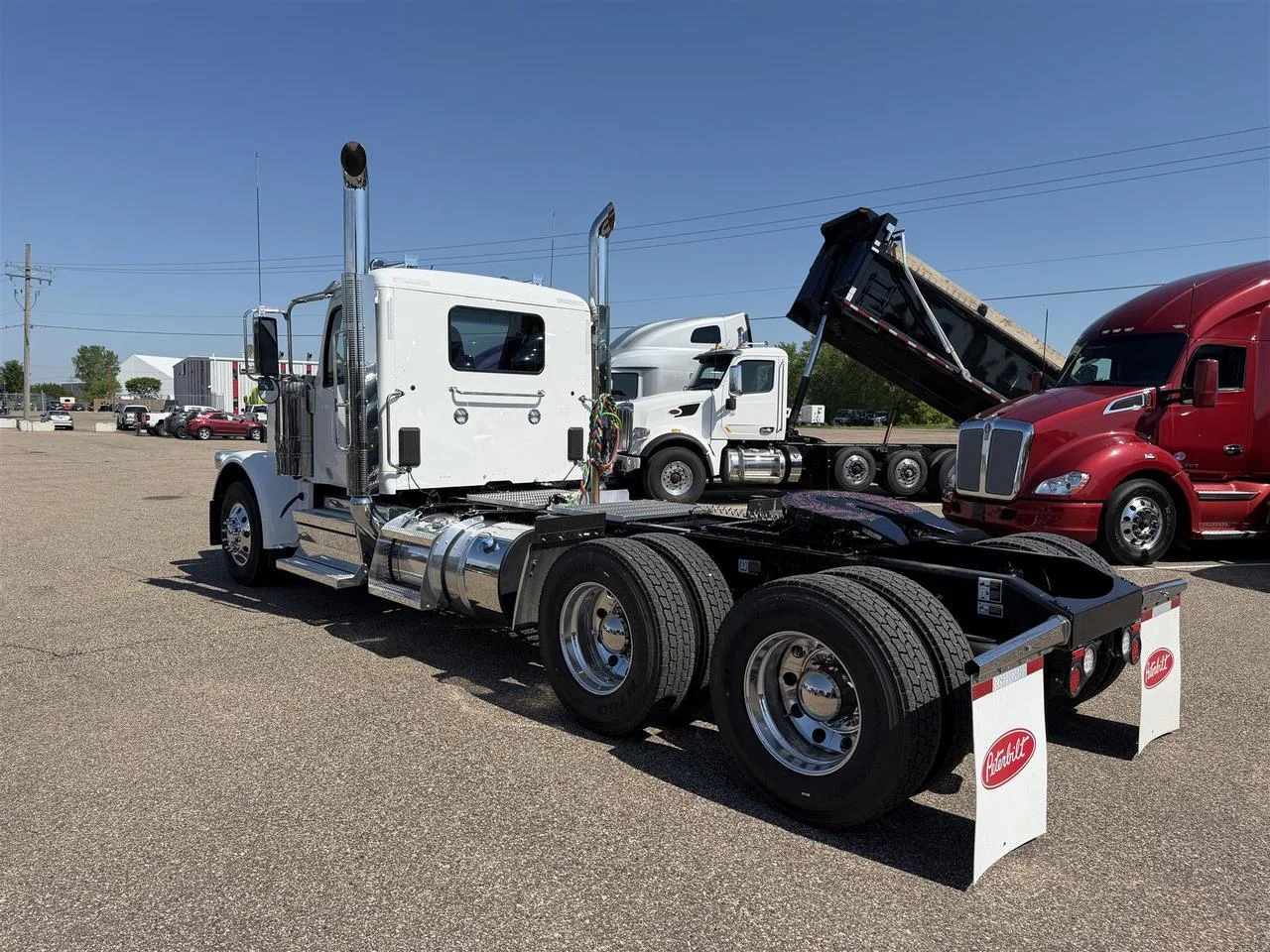 2027 Peterbilt 589 in Eau Claire, WI — photo 2