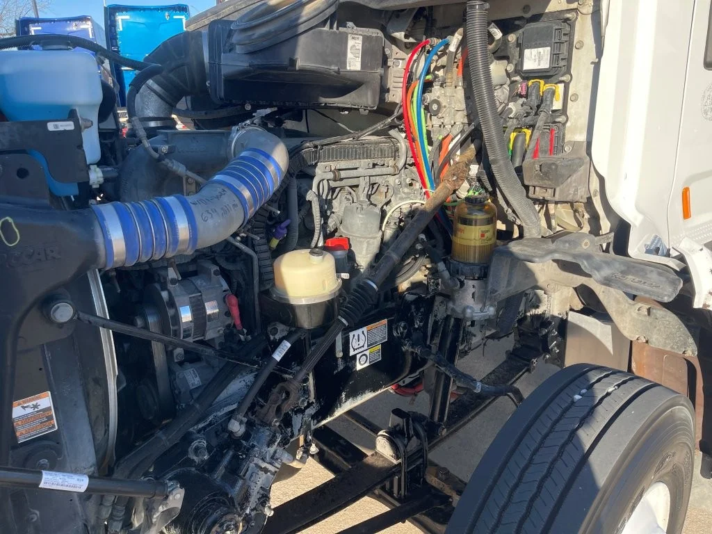 2015 Peterbilt 567 - image 9