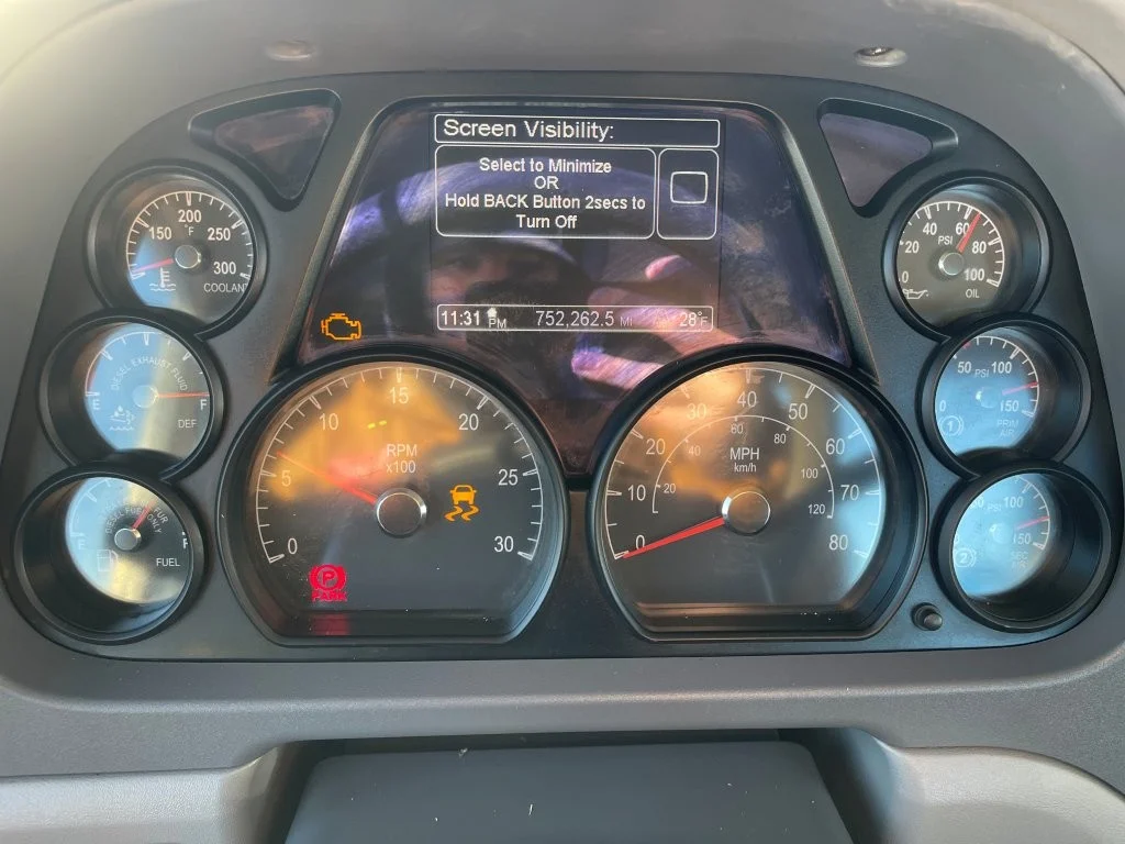 2015 Peterbilt 567 in Springfield, MO — photo 11
