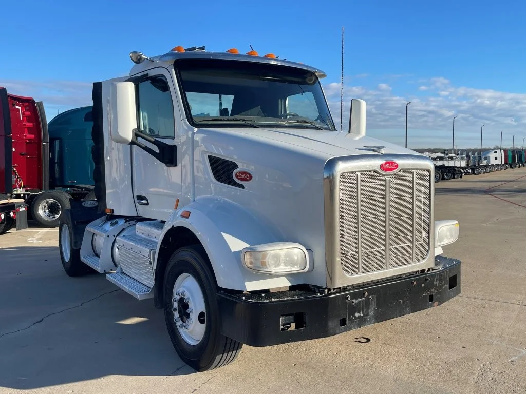 2015 Peterbilt 567 in Springfield, MO — photo 7