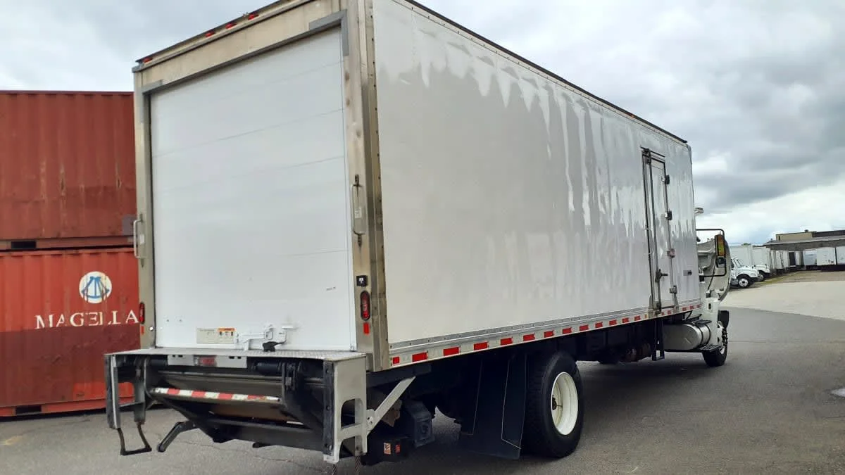 2018 International 4300 in Springfield, MA — photo 4