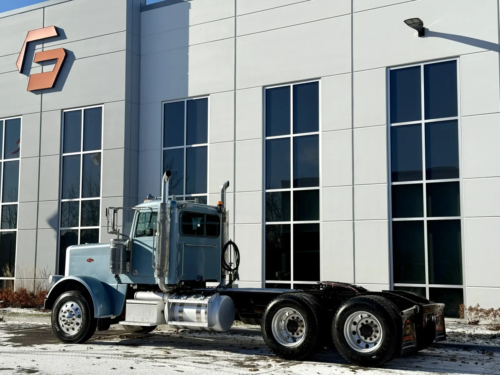 2018 Peterbilt 389 - image 6