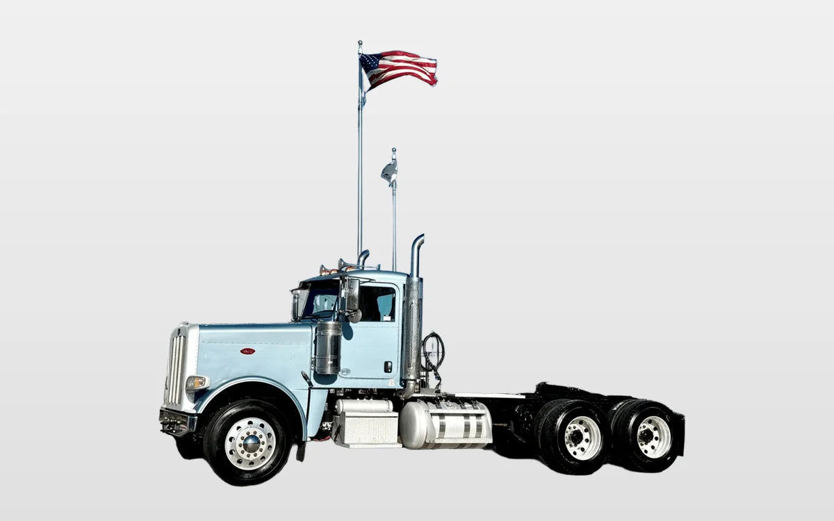 2018 Peterbilt 389 - image 1