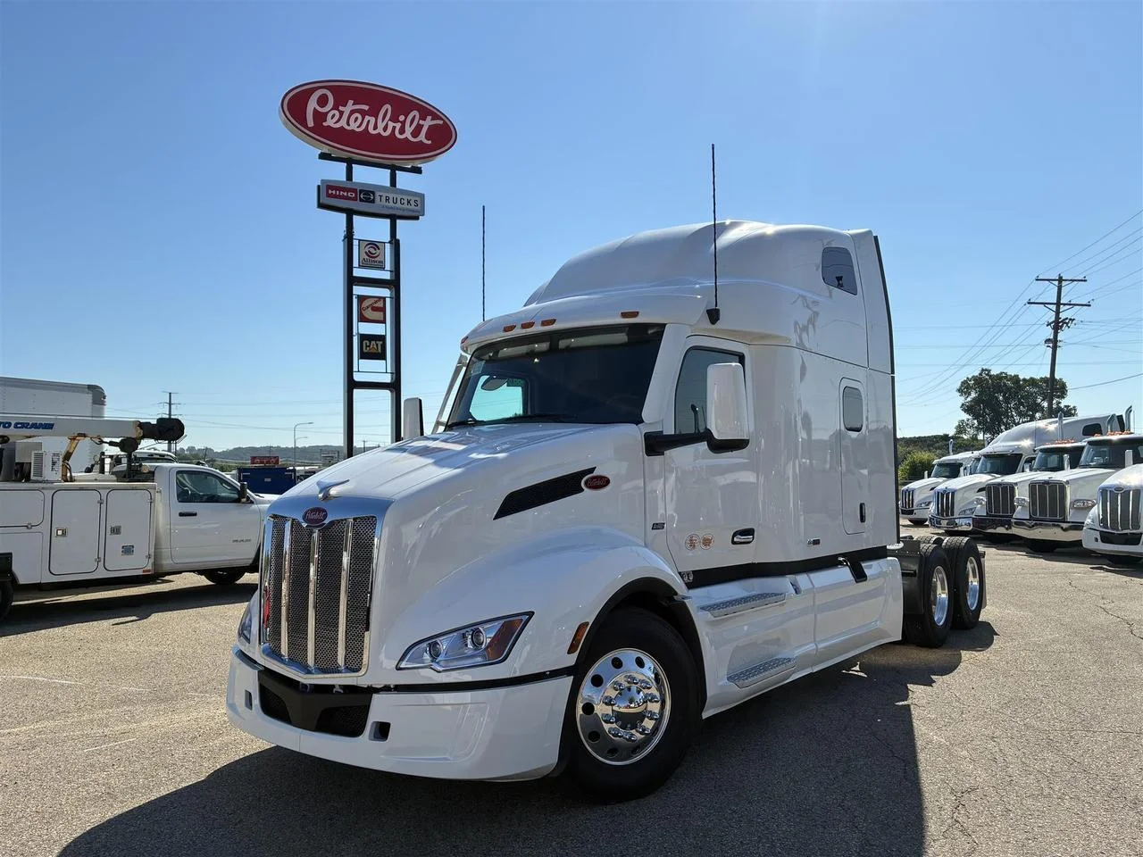 2027 Peterbilt 579 in South St. Paul, MN — photo 12