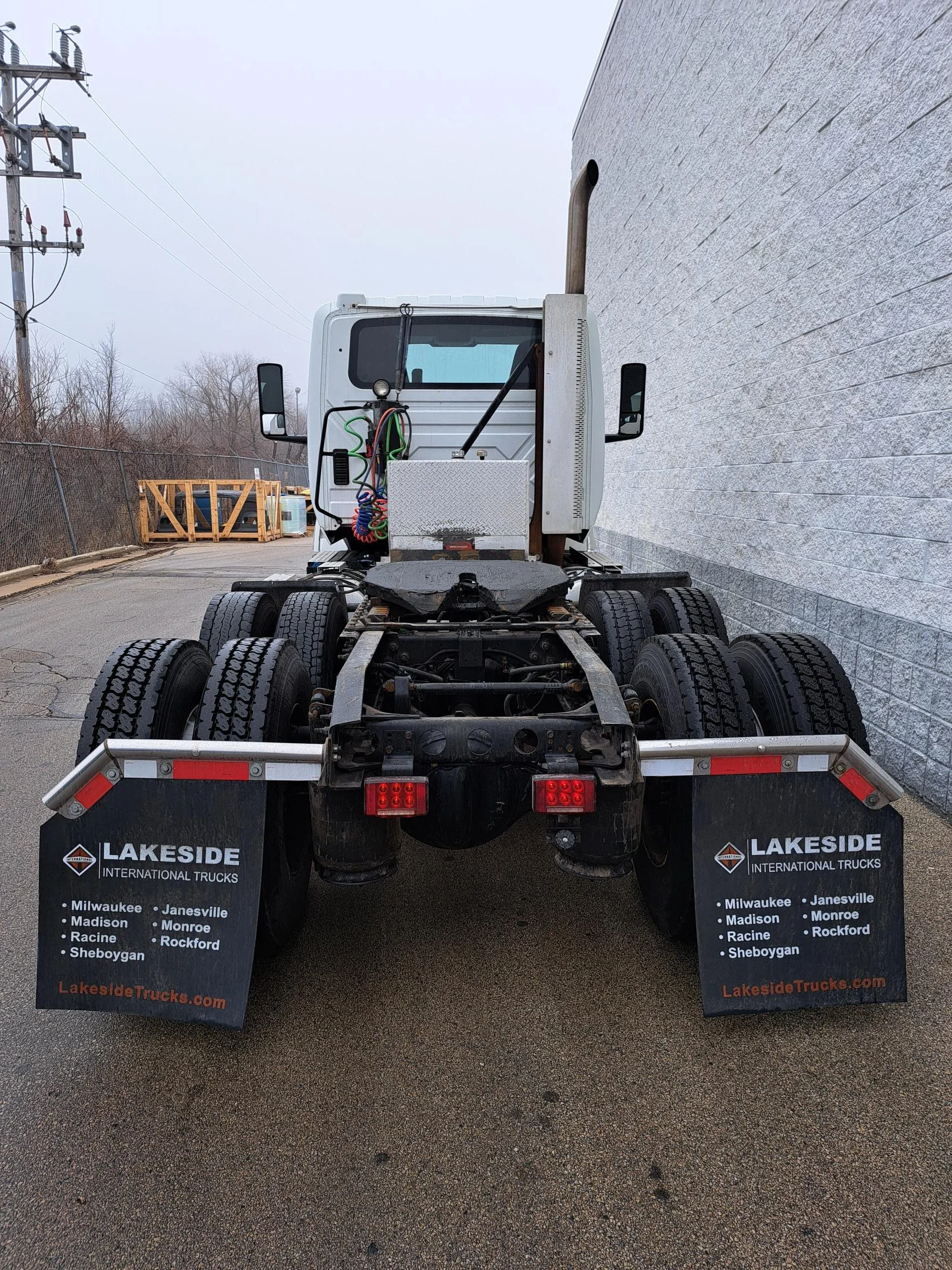 2019 International LT - image 6