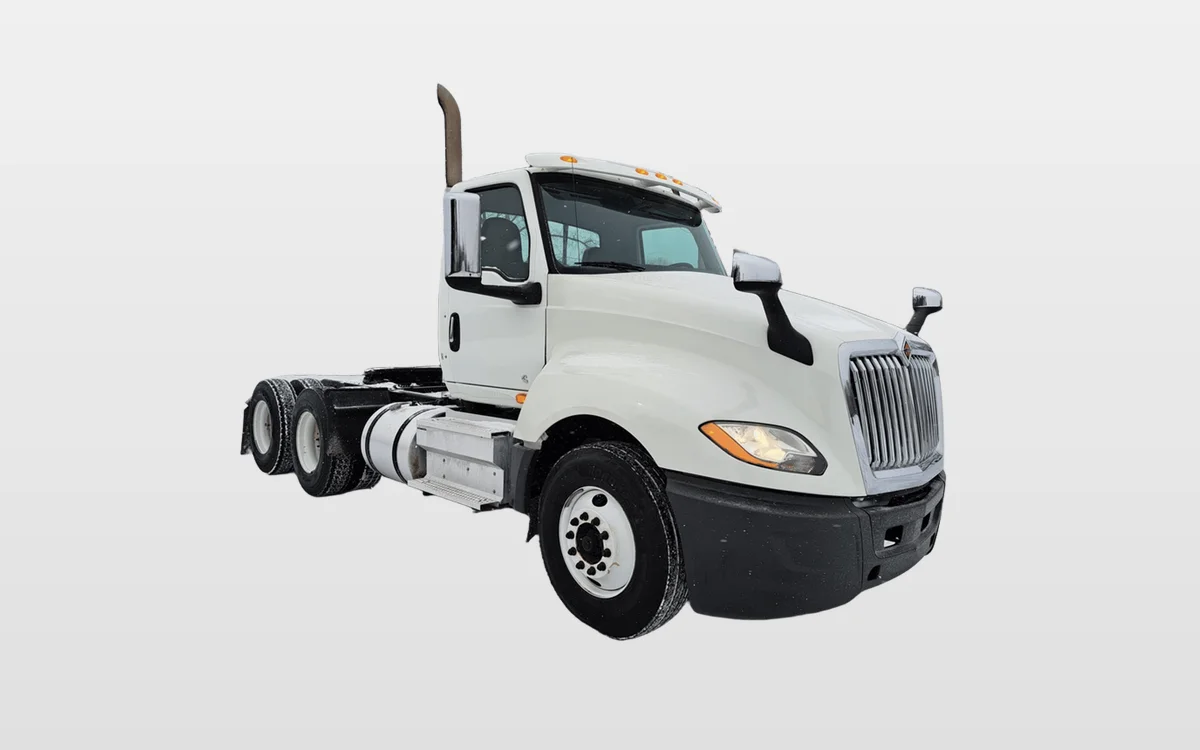 2019 International LT - image 1