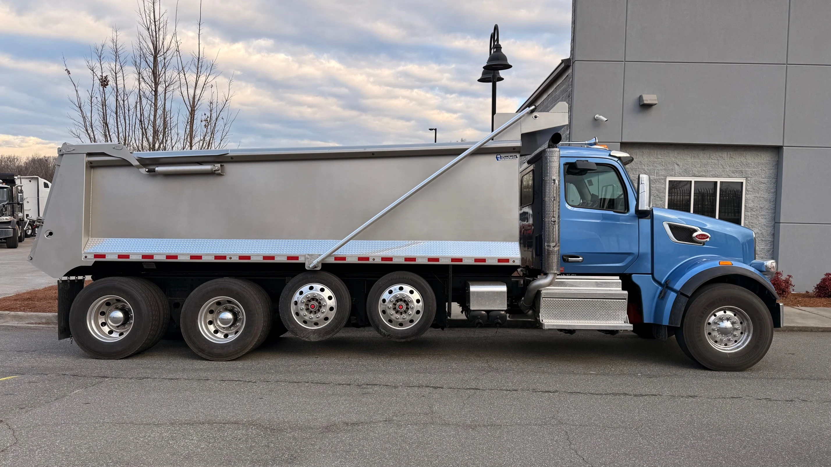 2026 Peterbilt 567 in Charlotte, NC — photo 6
