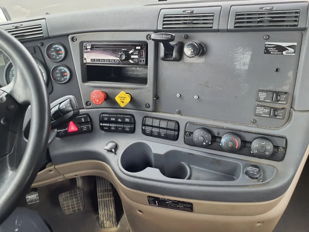 2018 Freightliner Cascadia in Springfield, MA — photo 7