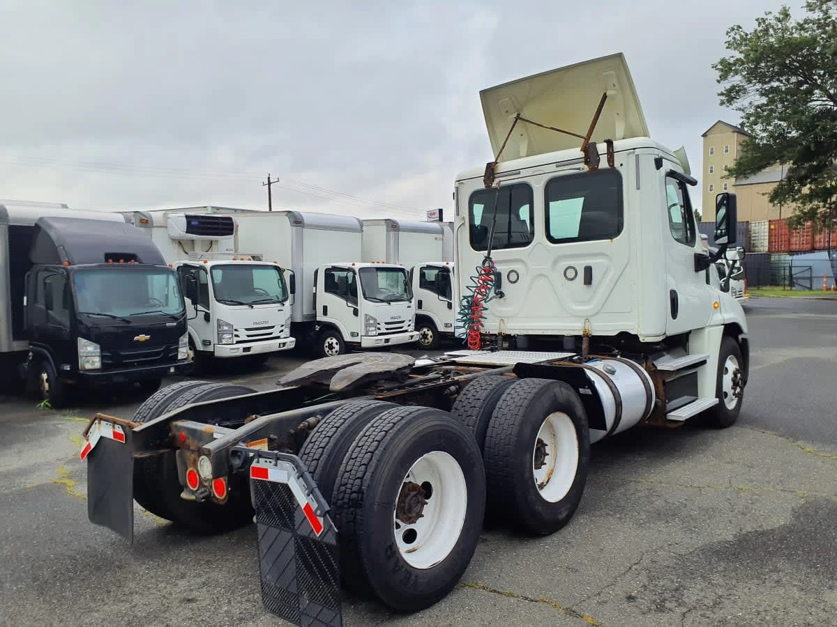 2018 Freightliner Cascadia in Springfield, MA — photo 4