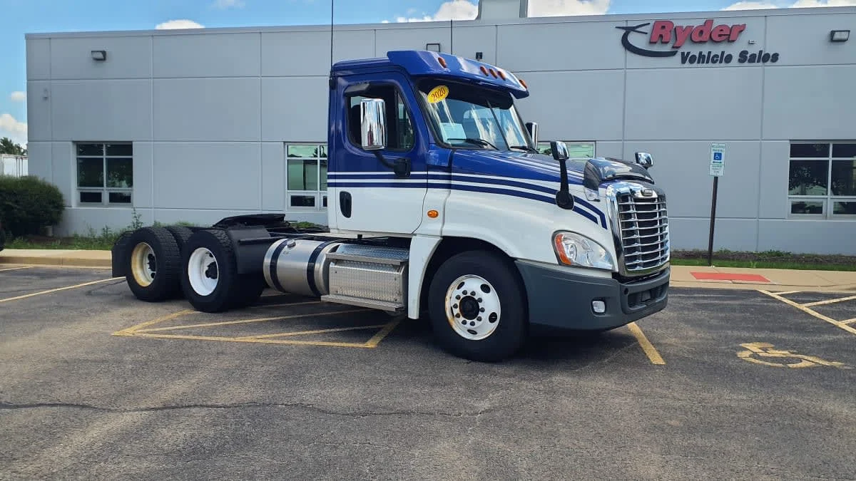 2020 Freightliner Cascadia in Bolingbrook, IL — photo 3