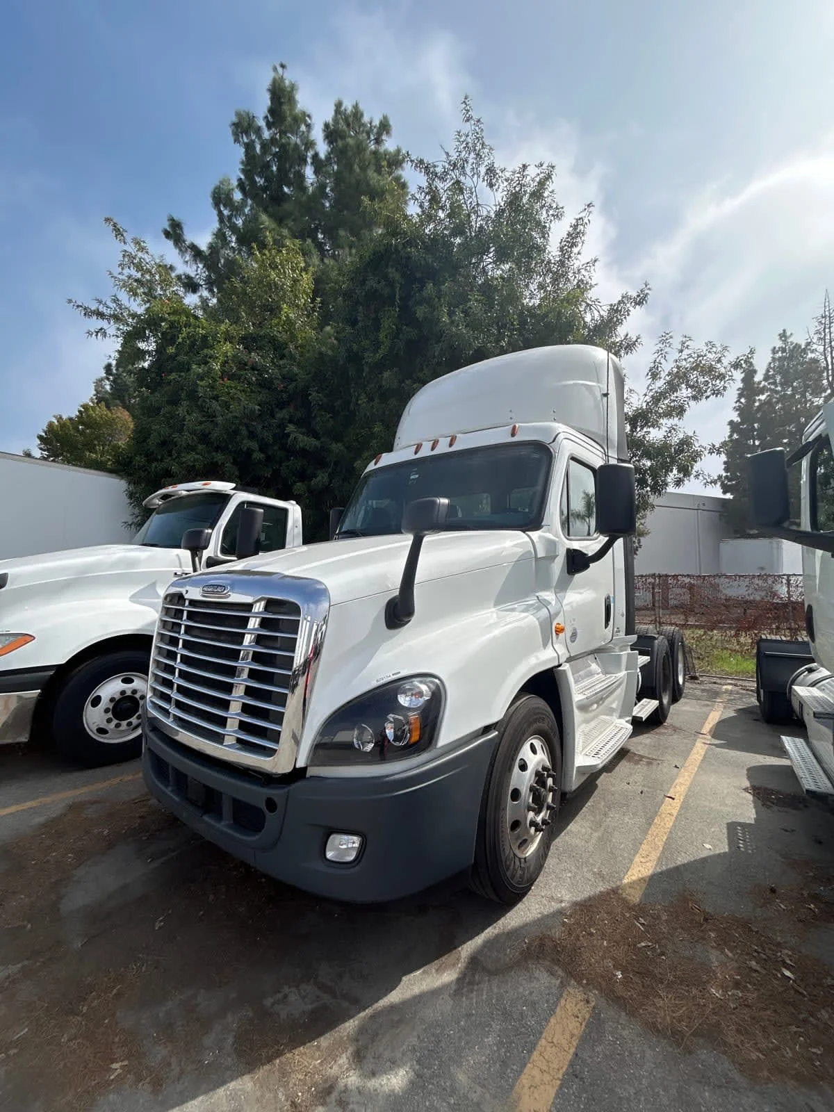 2019 Freightliner Cascadia in Pomona, CA — photo 3