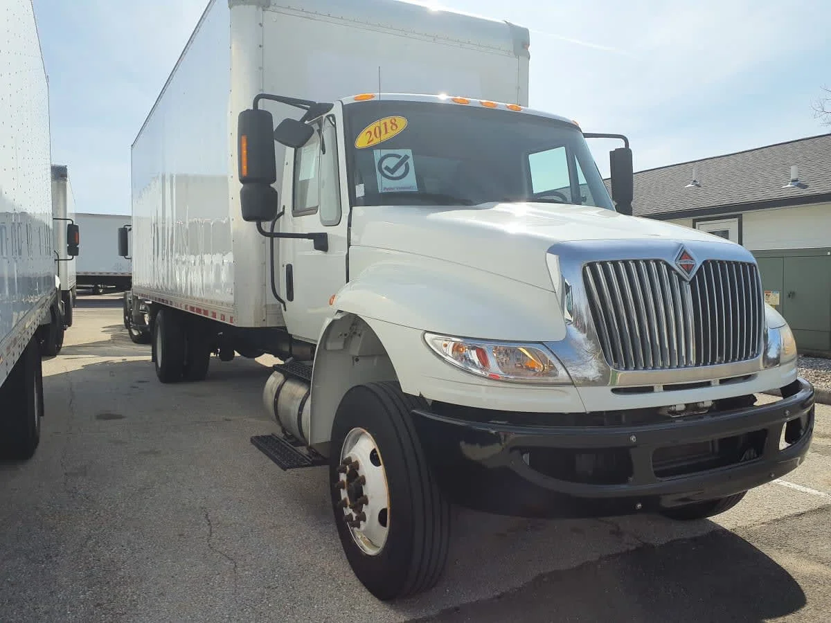 2018 International 4300 in O'fallon, MO — photo 3