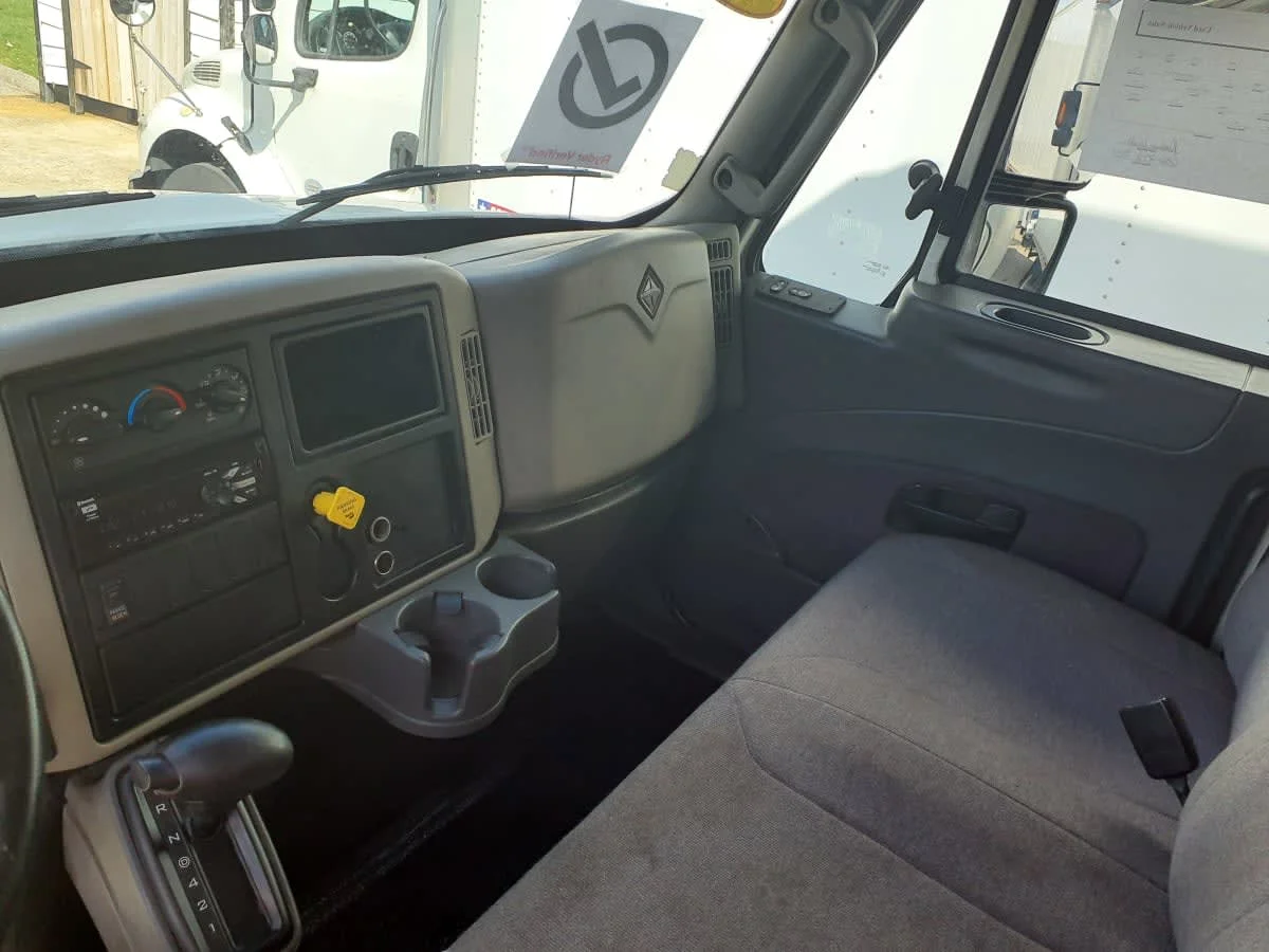 2018 International 4300 in O'fallon, MO — photo 7