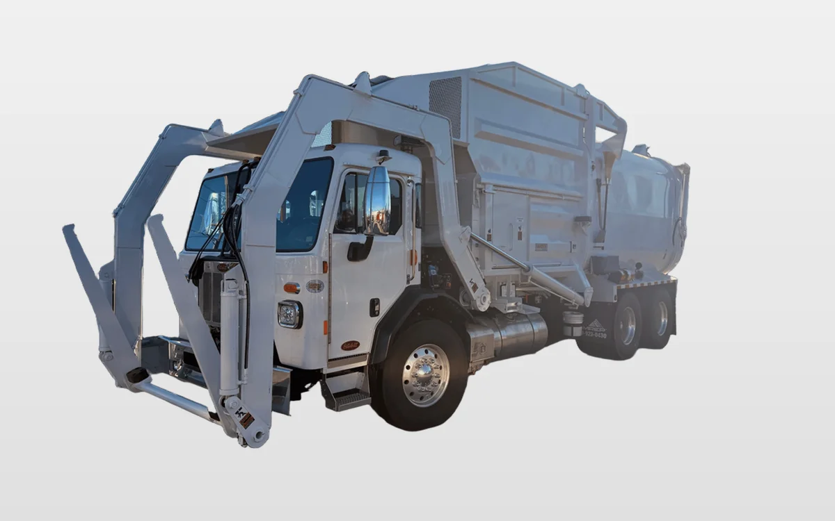 2026 PETERBILT 520 - image 1