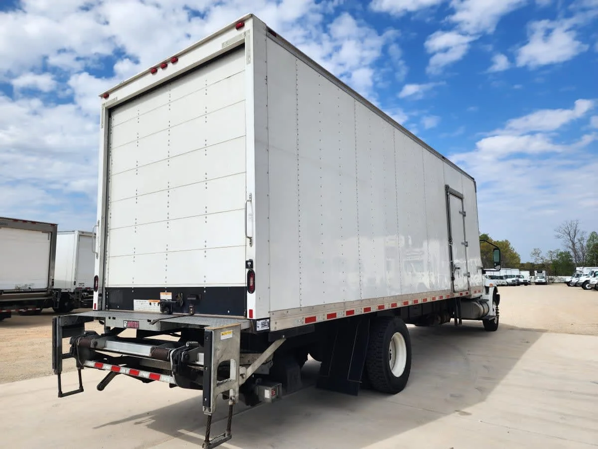 2020 International MV - image 4