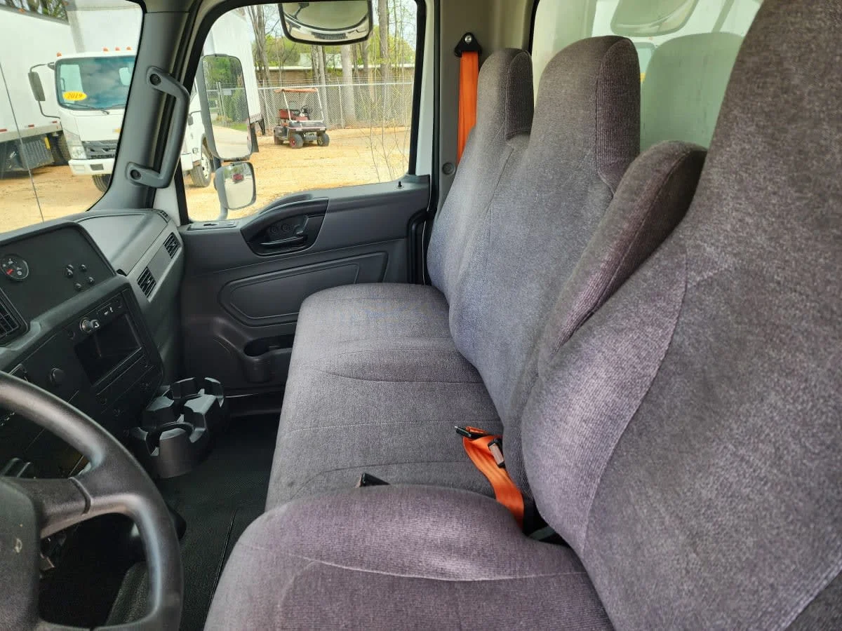 2020 International MV - image 7