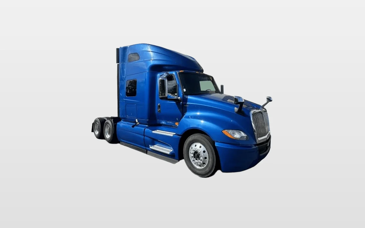 2020 International LT - image 1