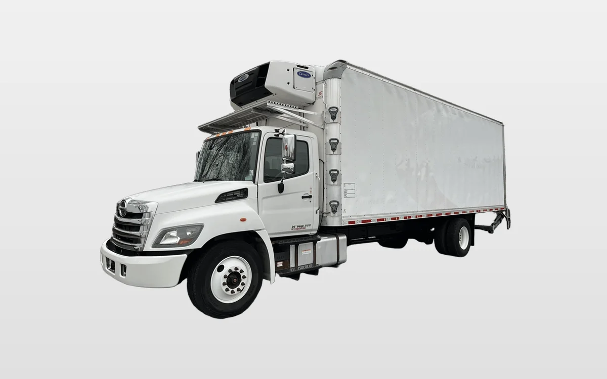 2020 Hino 268 - image 1