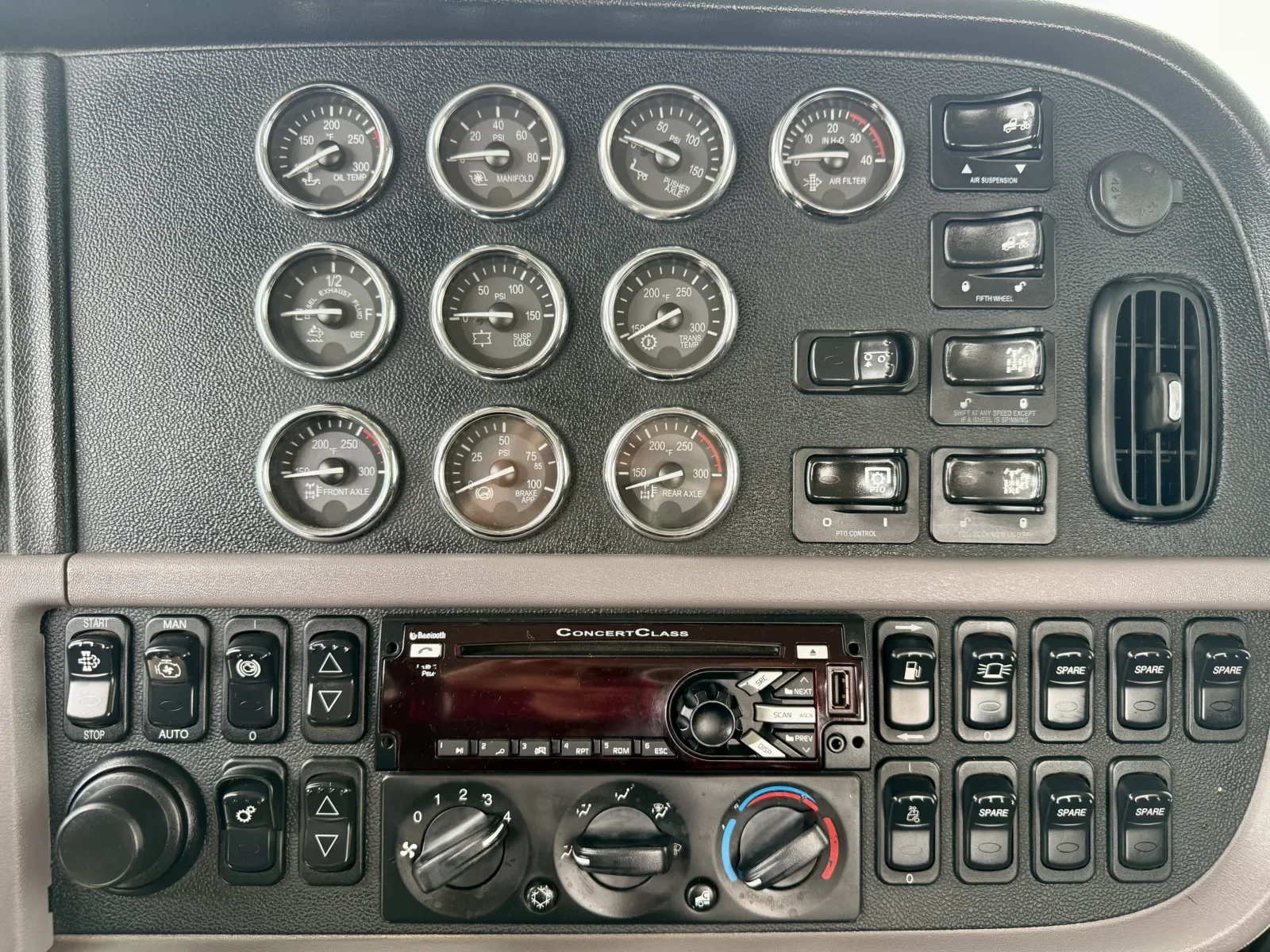 2014 Peterbilt 367 in New Lenox, IL — photo 18