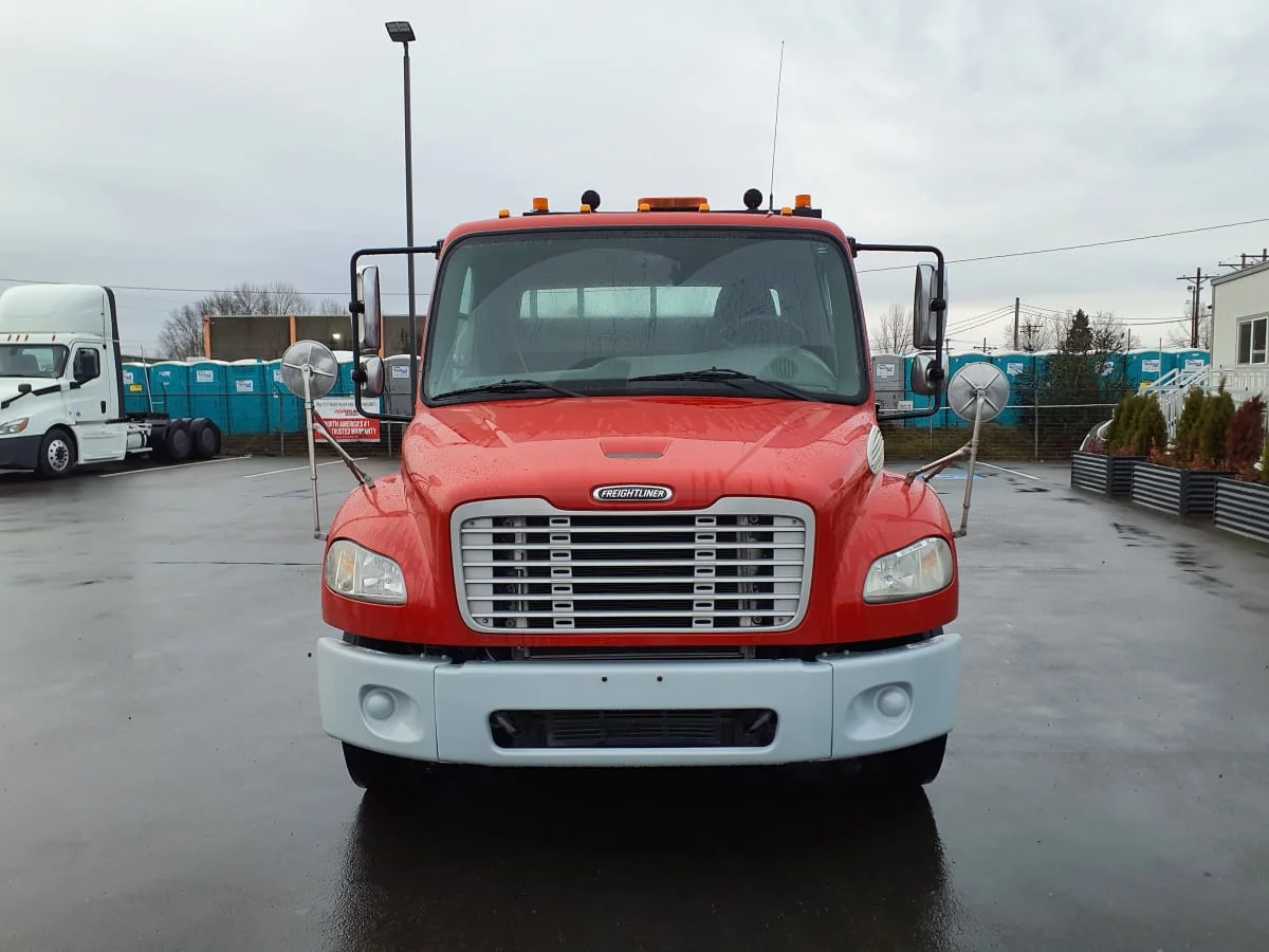 2018 Freightliner M2 106 in Tacoma, WA — photo 2