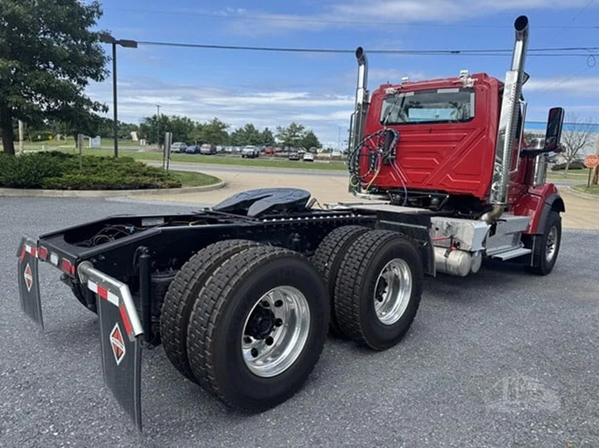 2026 International HX - image 5