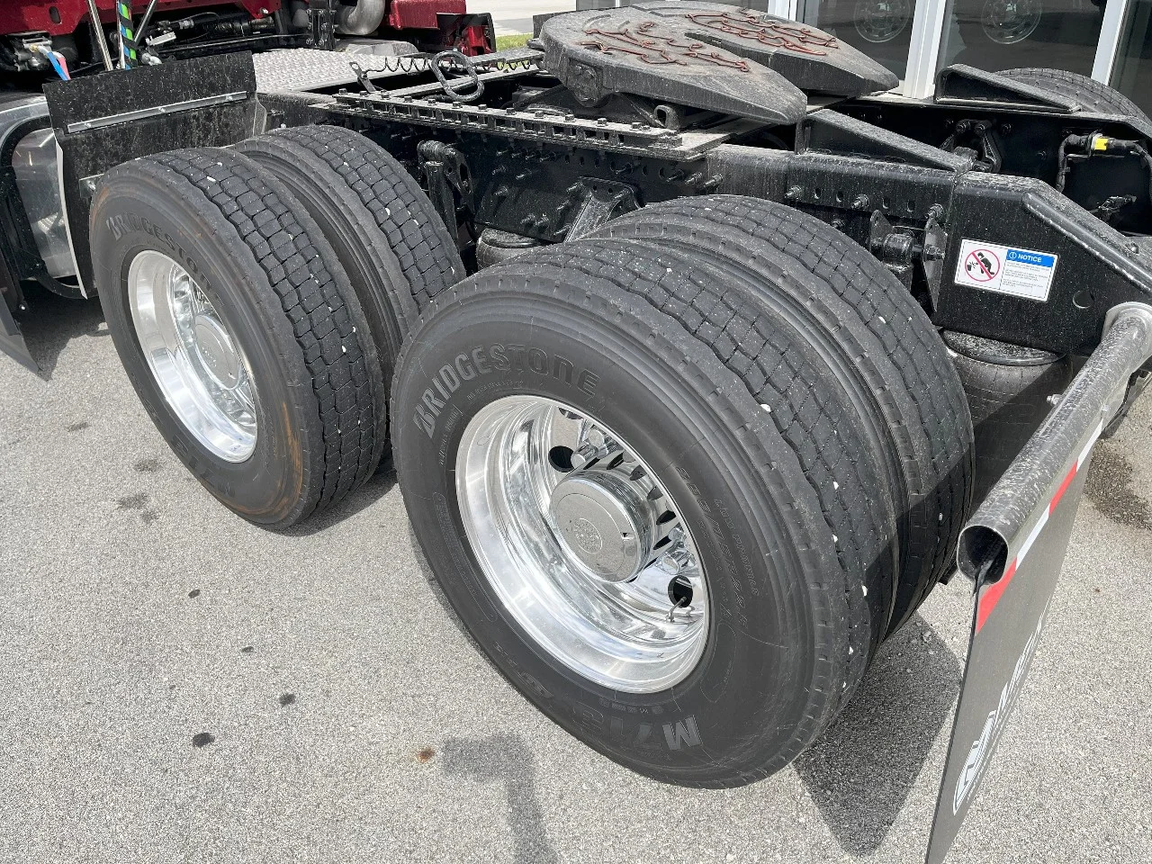 2026 Volvo VNL 860 in Pendleton, IN — photo 7