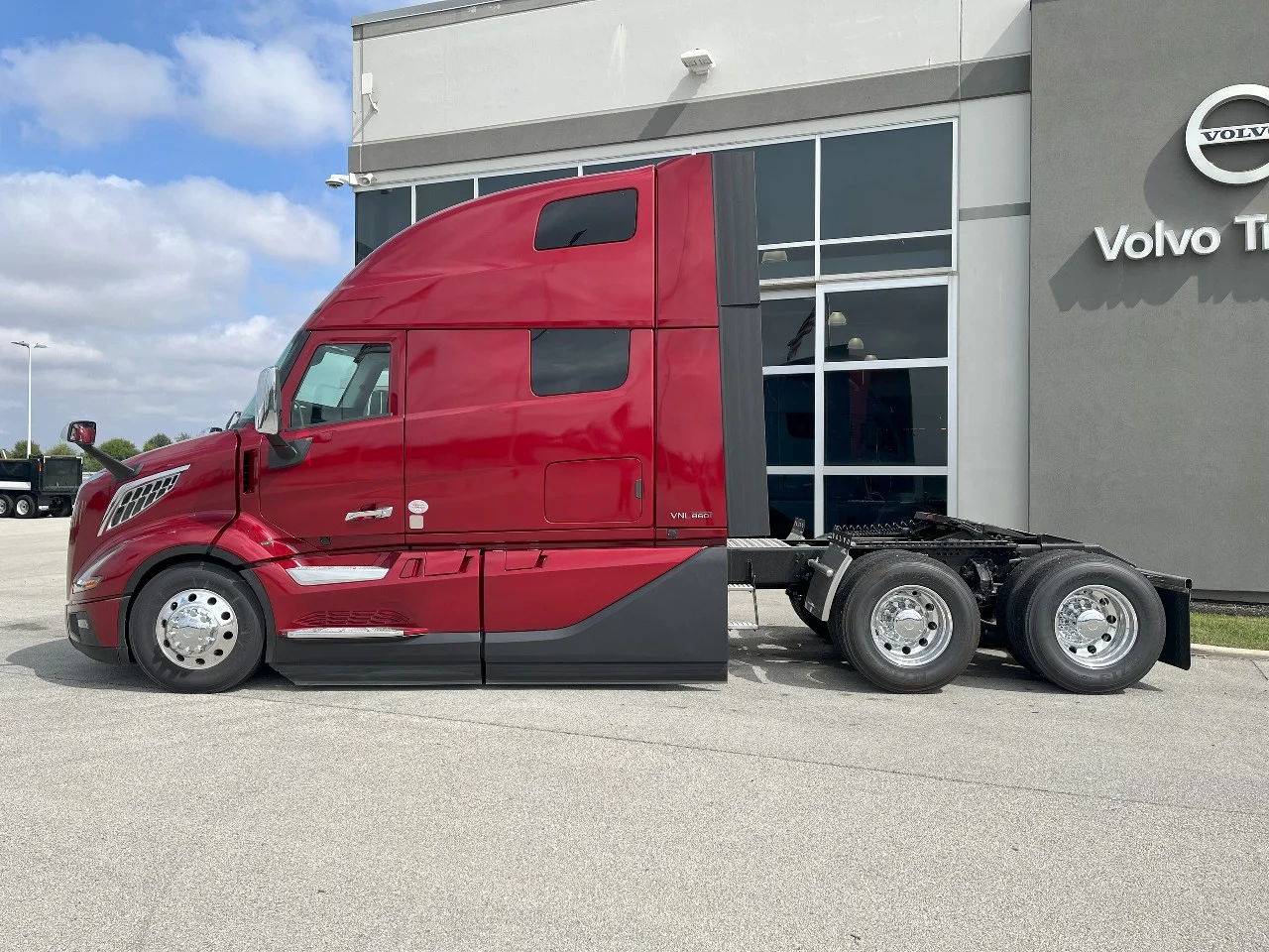 2026 Volvo VNL 860 in Pendleton, IN — photo 8