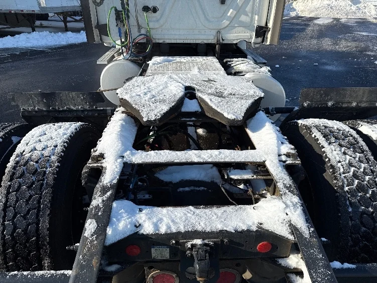 2020 Freightliner Cascadia - image 6