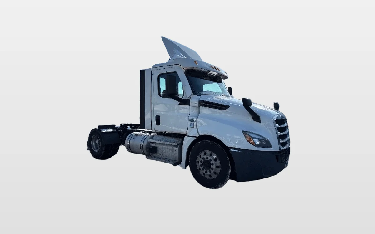 2020 Freightliner Cascadia - image 1