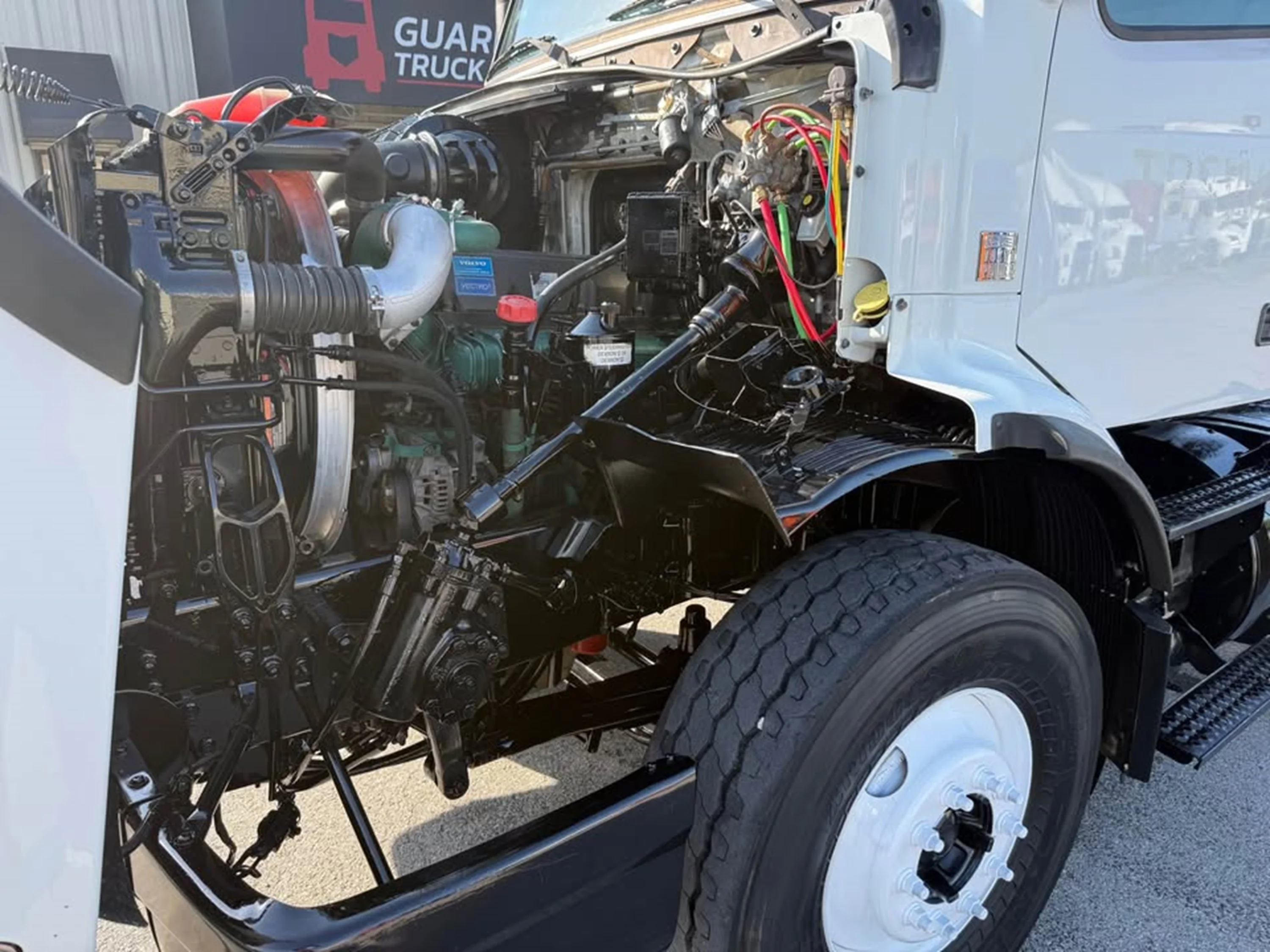 2012 Volvo VNL 300 in La Vergne — photo 9