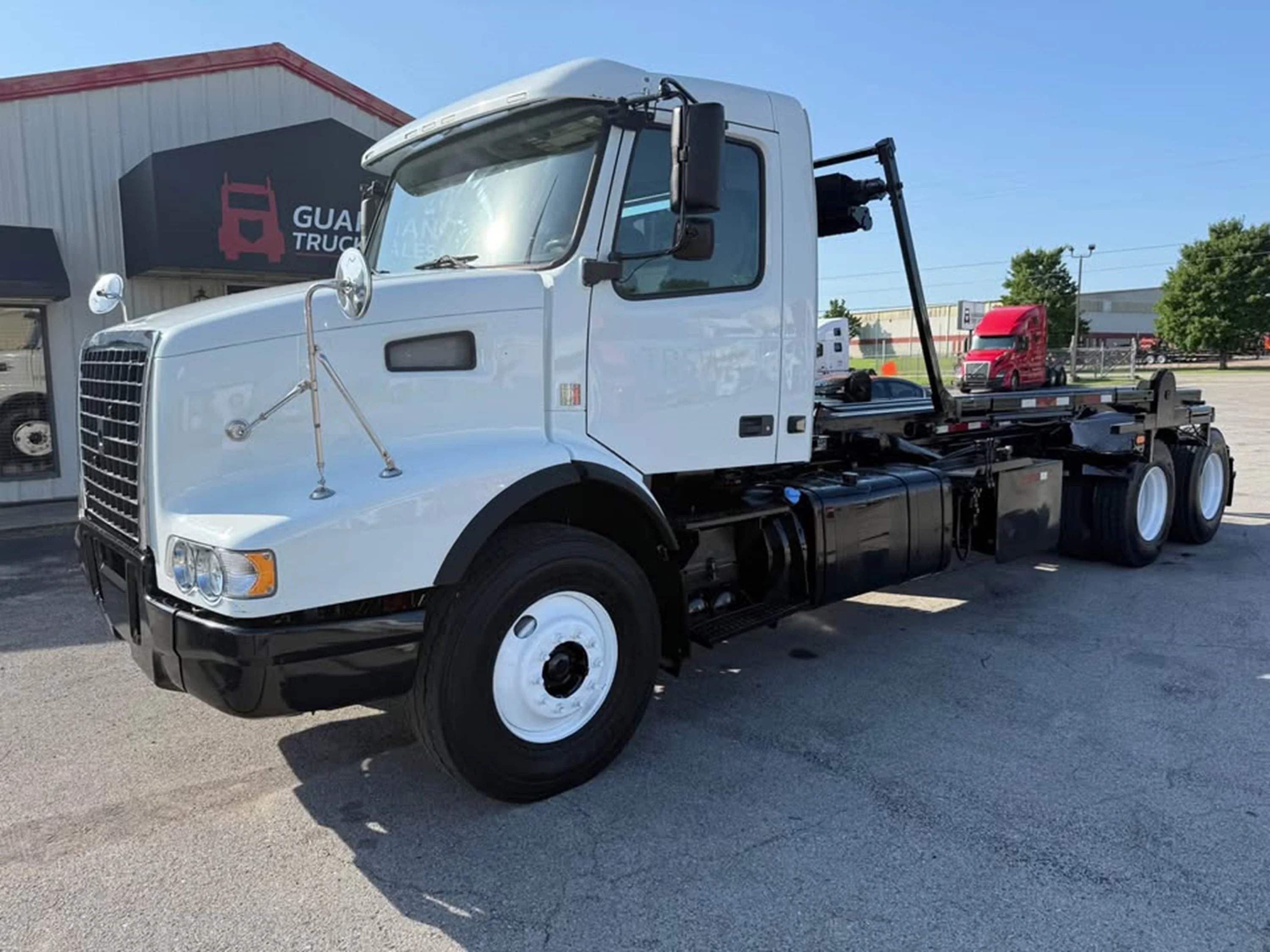 2012 Volvo VNL 300 in La Vergne