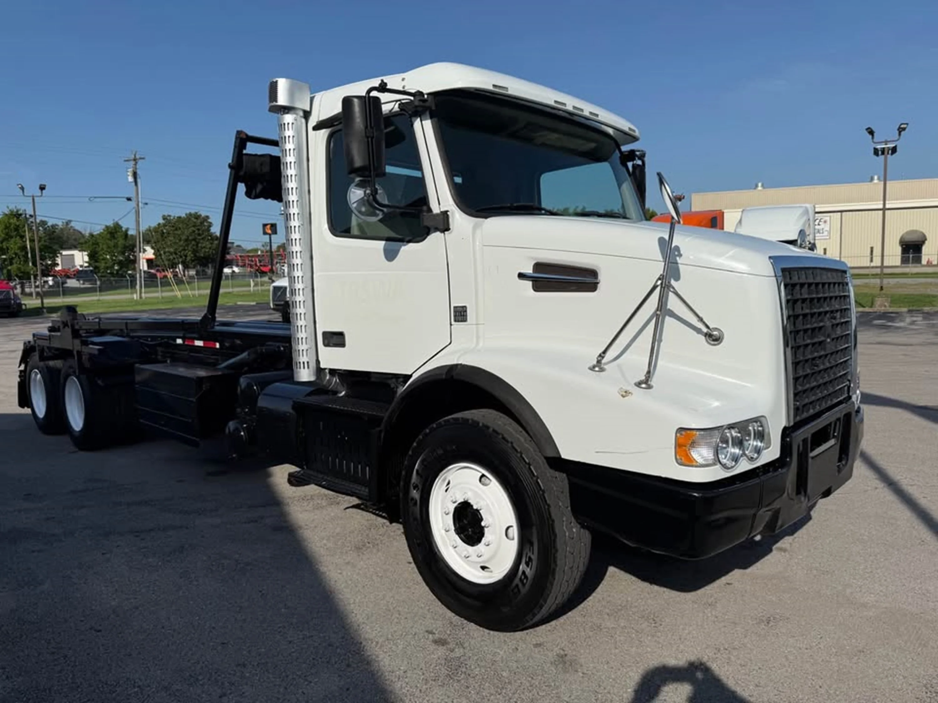 2012 Volvo VNL 300 in La Vergne — photo 2