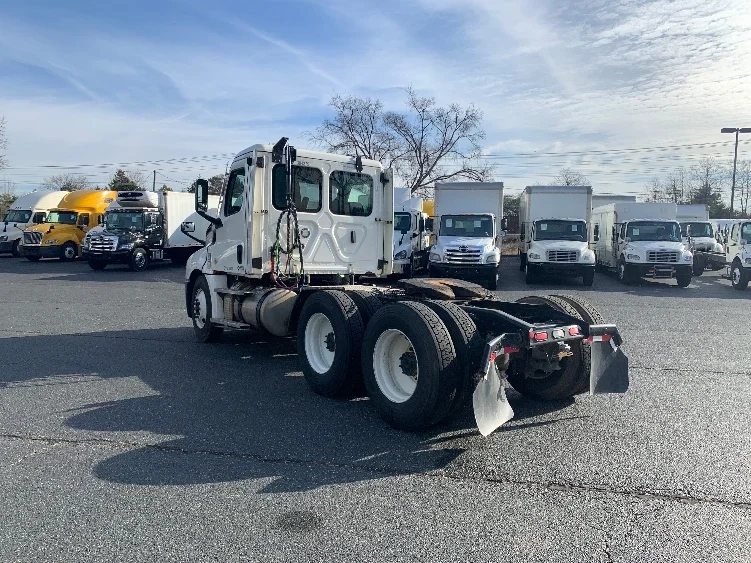2021 Freightliner Cascadia in Concord, NC — photo 5