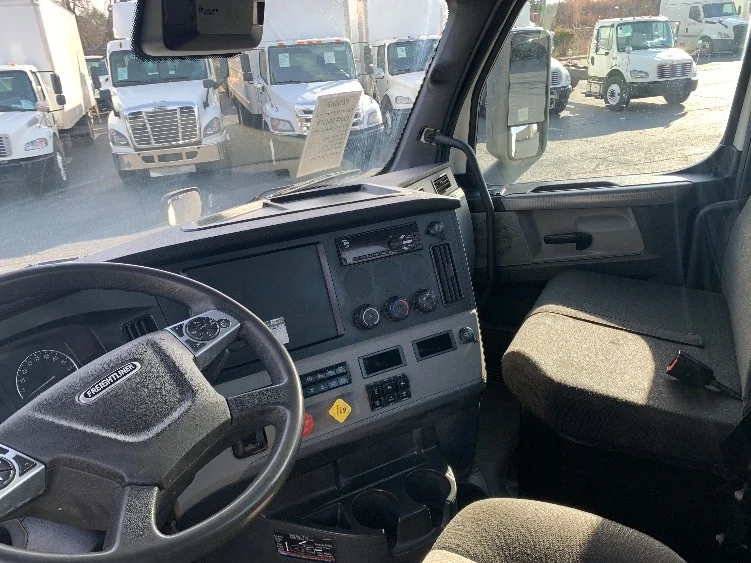 2021 Freightliner Cascadia in Concord, NC — photo 10