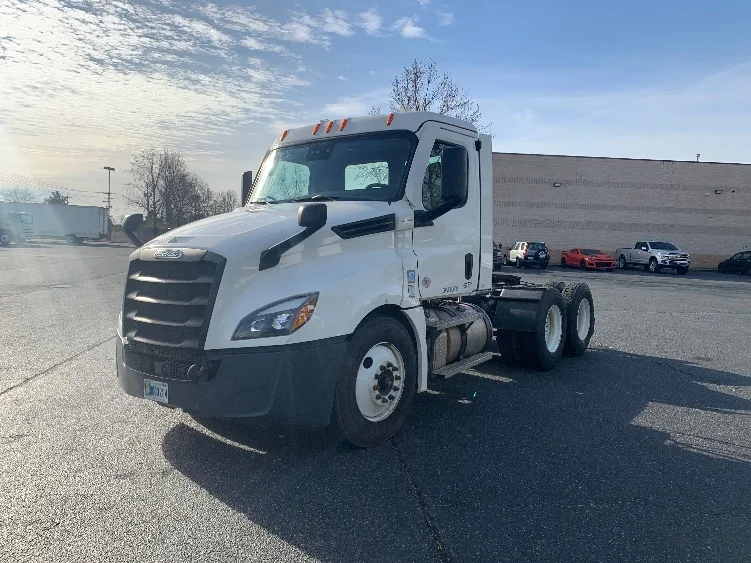 2021 Freightliner Cascadia in Concord, NC — photo 3
