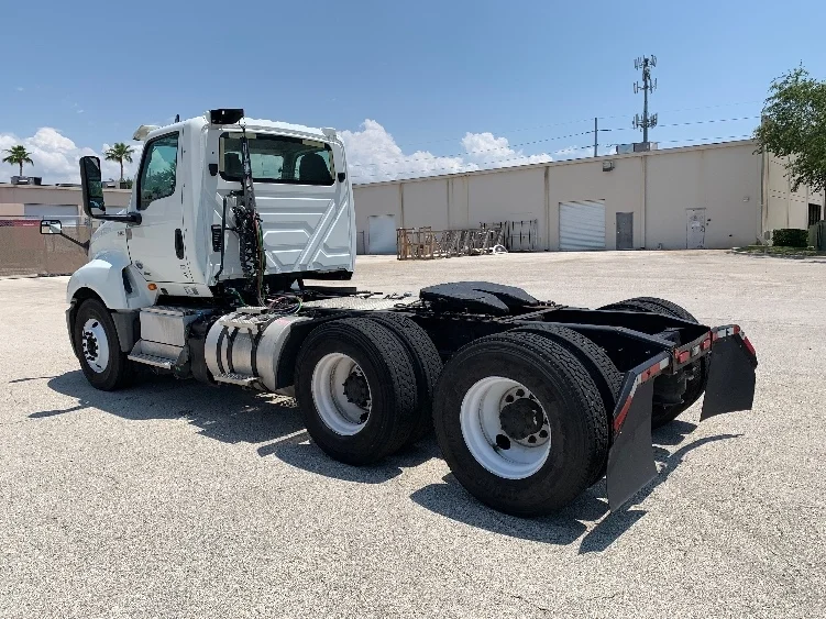 2019 International LT in Tampa, FL — photo 5