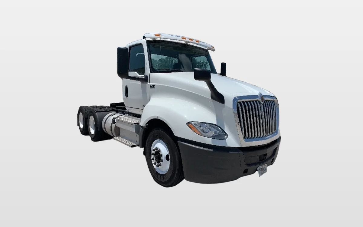 2019 International LT - image 1