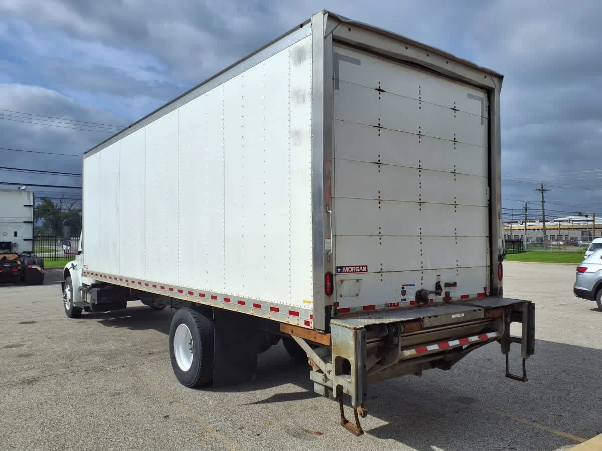 2022 Freightliner M2 106 in Cleveland, OH — photo 6